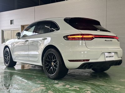 2020 Porsche MACAN photo 3
