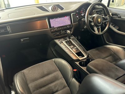 2020 Porsche MACAN photo 4