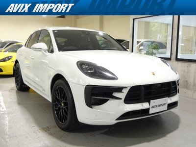 2020 Porsche MACAN photo 2