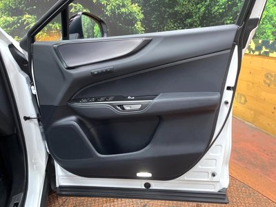 2025 Lexus NX thumbnail 44