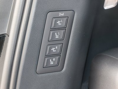 صورة 32 لـ 2024 Lexus LM