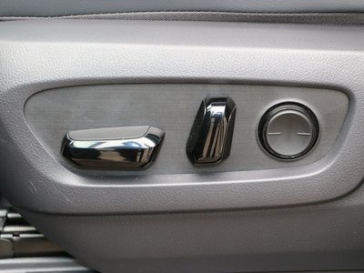 صورة 21 لـ 2024 Lexus LM
