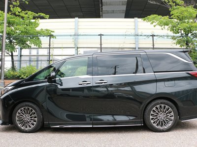 صورة 2 لـ 2024 Lexus LM