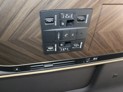 صورة 44 لـ 2024 Lexus LM