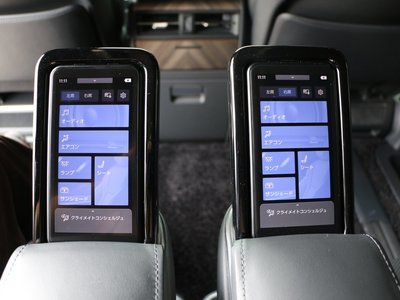 صورة 34 لـ 2024 Lexus LM