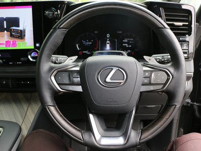 صورة 17 لـ 2024 Lexus LM
