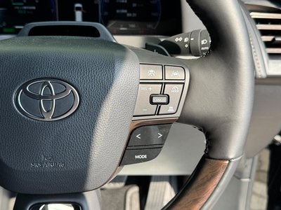 صورة 39 لـ 2025 Toyota ALPHARD
