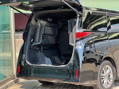 صورة 27 لـ 2025 Toyota ALPHARD