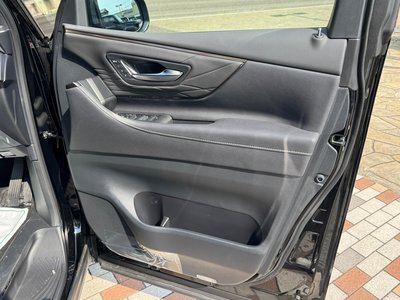 صورة 32 لـ 2025 Toyota ALPHARD