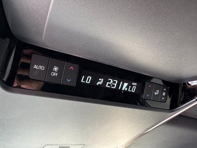 صورة 69 لـ 2025 Toyota ALPHARD