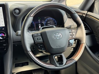 صورة 37 لـ 2025 Toyota ALPHARD