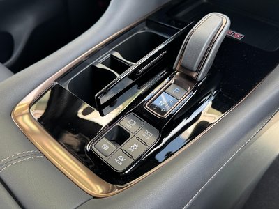 صورة 52 لـ 2025 Toyota ALPHARD