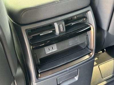 صورة 66 لـ 2025 Toyota ALPHARD