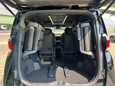 صورة 28 لـ 2025 Toyota ALPHARD