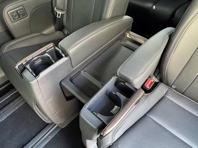 صورة 63 لـ 2025 Toyota ALPHARD