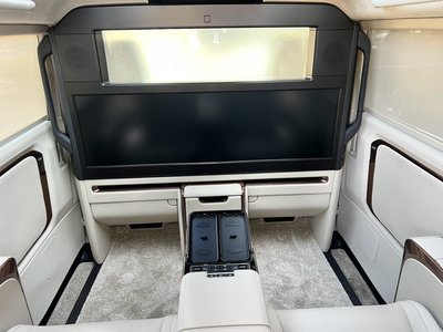 2024 Lexus LM photo 26