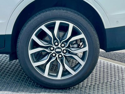 2025 Cadillac XT5 — фото 9