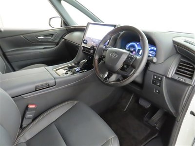 2025 Toyota ALPHARD photo 13