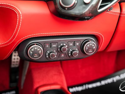 صورة مصغرة 61 لـ 2014 Ferrari 458 SPIDER