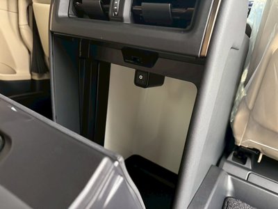 2025 Toyota ALPHARD — фото 35
