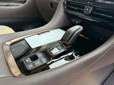 2025 Toyota ALPHARD — фото 26