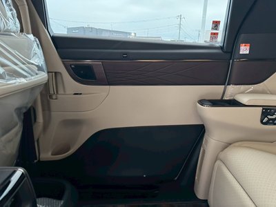 2025 Toyota ALPHARD — фото 54