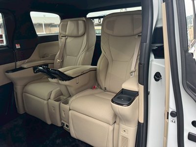 2025 Toyota ALPHARD — фото 50