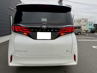 2025 Toyota ALPHARD — фото 5