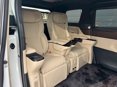 2025 Toyota ALPHARD — фото 33