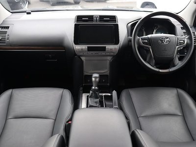 صورة 11 لـ 2023 Toyota LAND CRUISER PRADO