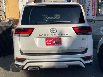 صورة 5 لـ 2025 Toyota LAND CRUISER 300
