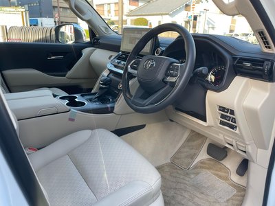 صورة 13 لـ 2025 Toyota LAND CRUISER 300