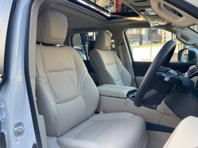 صورة 12 لـ 2025 Toyota LAND CRUISER 300