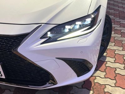 2023 Lexus ES photo 12