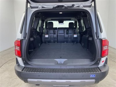 صورة 31 لـ 2025 Toyota LAND CRUISER 250