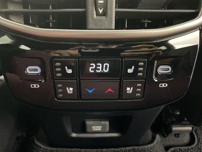 2023 Lexus RX — миниатюра 28