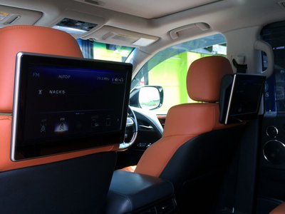 2016 Lexus LX photo 3