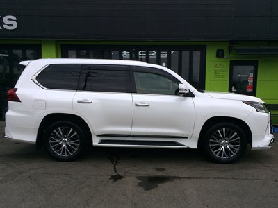 2016 Lexus LX photo 29