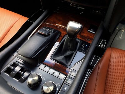 2016 Lexus LX photo 34
