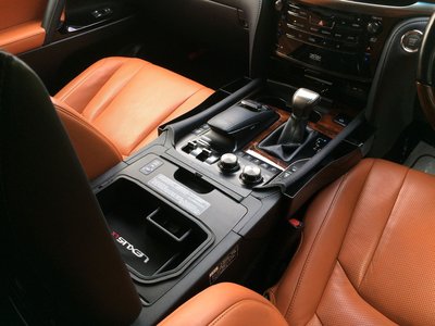 2016 Lexus LX photo 7