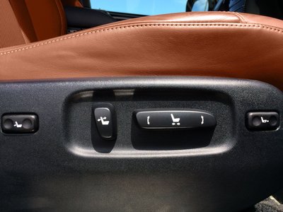 2016 Lexus LX photo 22