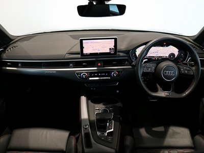 2019 AUDI RS4 AVANT photo 12