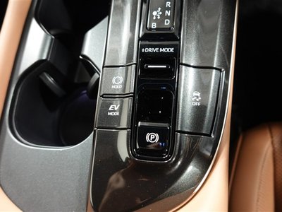 2025 Toyota CROWN SPORT thumbnail 30