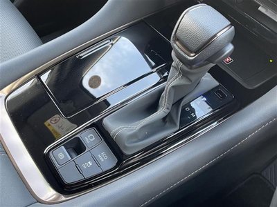 2023 Toyota ALPHARD — фото 13