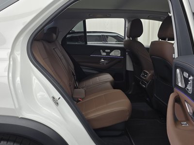2026 Mercedes-BENZ GLE — миниатюра 12
