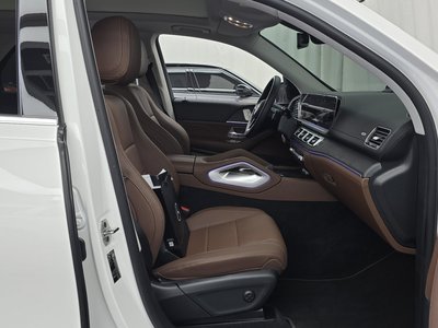 2026 Mercedes-BENZ GLE — миниатюра 11