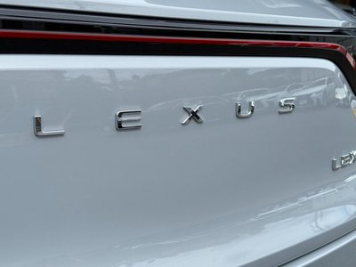 2025 Lexus LBX — миниатюра 37