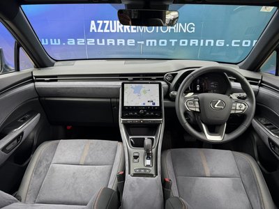 2025 Lexus LBX — миниатюра 17