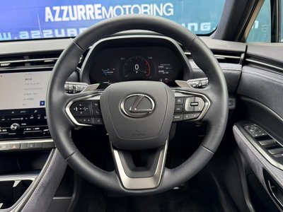 2025 Lexus LBX — миниатюра 14
