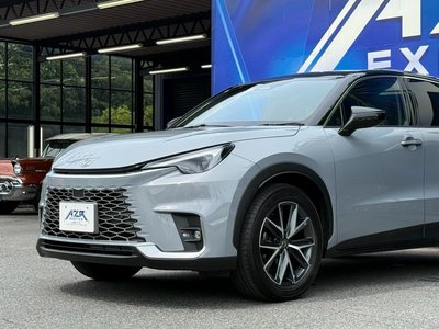 2025 Lexus LBX — миниатюра 28